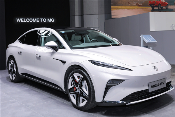 尊龙凯时智己L6、MG3 HEV“技术出海” 中国智造“绽放”2024日内瓦车展